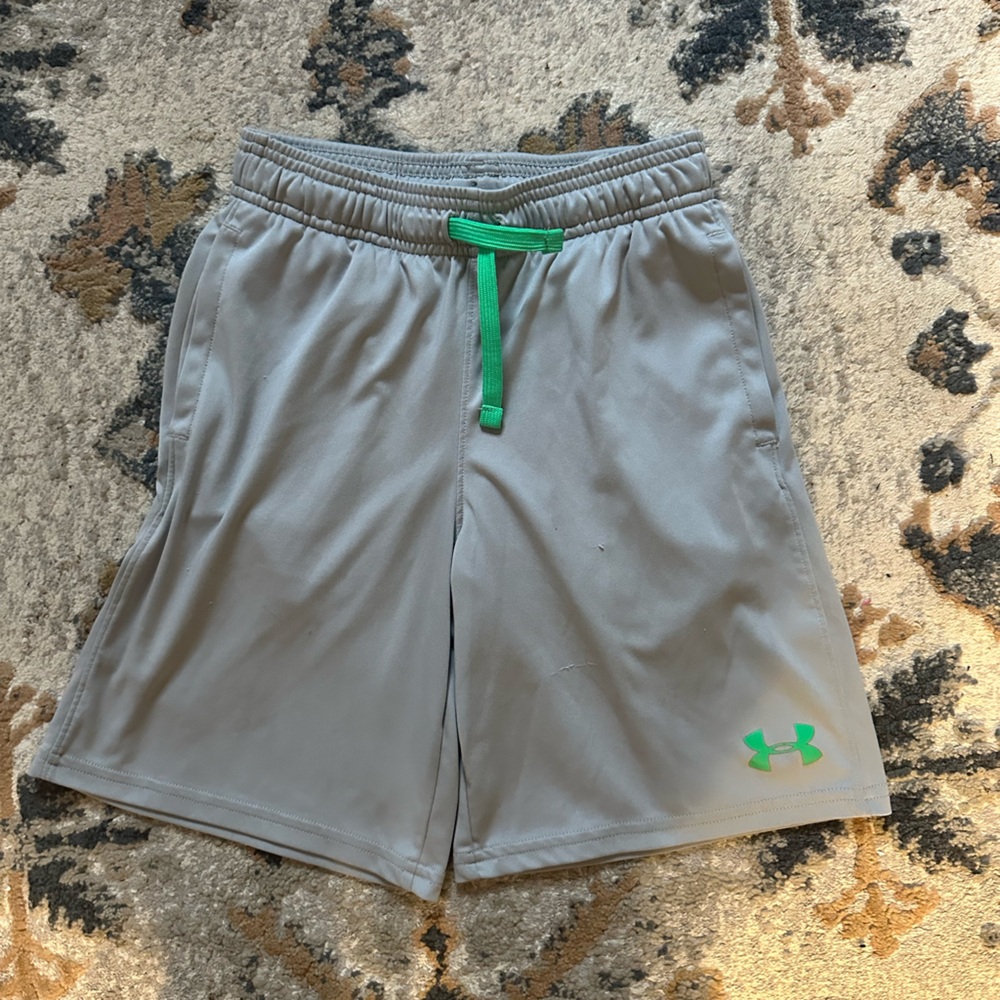 Under Armour Youth Small Shorts